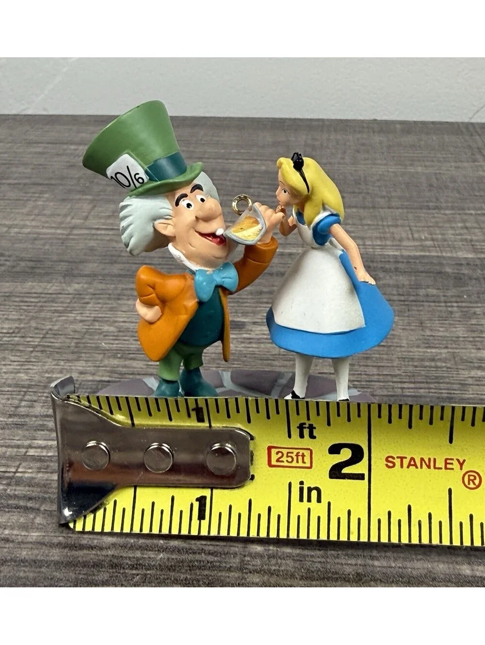 Hallmark 2011 Disney Alice in Wonderland Mad Hatter Ornament No Box Keepsake